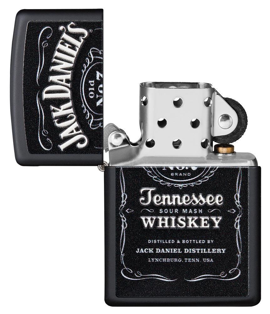 Vooraanzicht Zippo-aansteker zwart mat met Jack Daniel's-logo open