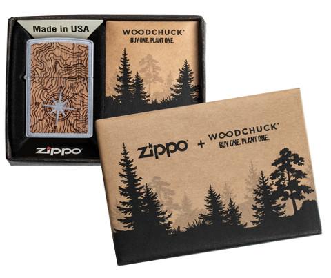 Zippo-aansteker Woodchuck landkaart met kompas in open geschenkverpakking