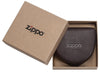  Muntzakje bruin leer met Zippo-logo in open geschenkverpakking