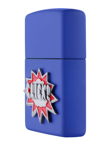 Zijaanzicht voorkant Zippo-aansteker blauw met Click-letters als embleem