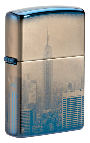 Vooraanzicht 3/4 hoek Zippo Aansteker 360 graden gepolijst blauw met New York Skyline Empire State Building Alleen online