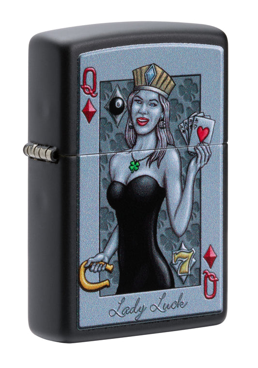 Vooraanzicht 3/4 hoek Zippo Aansteker Lady Luck Ontwerp Hartenkoningin met Kroon en Hoefijzer Zwart Mat Alleen online