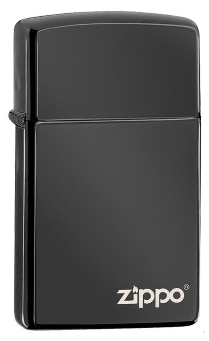 Vooraanzicht 3/4 hoek Zippo aansteker Slim High Polish Chrome basismodel zwart met Zippo-logo