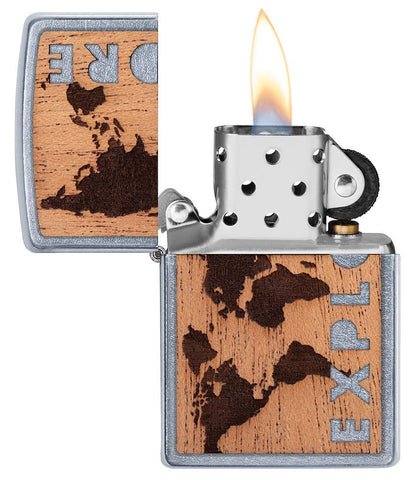 Zippo-aansteker Chrome Woodchuck Landscape open met vlam