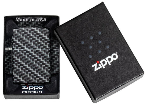 Vooraanzicht Zippo-aansteker 3/4 hoek White Matte met 540° Color Image en rechthoekige tegels als patroon in open geschenkverpakking