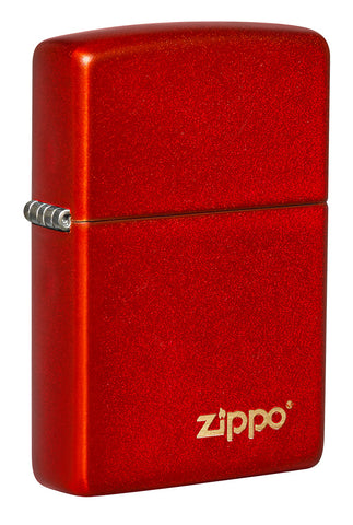 Vooraanzicht 3/4 hoek Zippo Aansteker Metallic Rood Gegraveerd met Zippo Logo