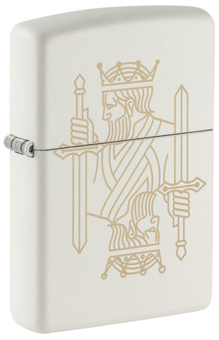 Zippo Feuerzeug Frontansicht ¾ Winkel mattweiß mit zweiseitiger Lasergravur eines Königs mit Krone sowie Schwert