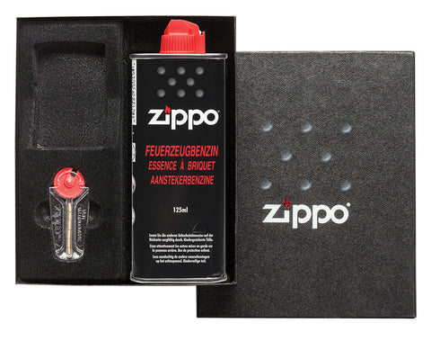 Vooraanzicht Zippo-geschenkset aanstekervloeistof en vuursteentjes in open geschenkverpakking