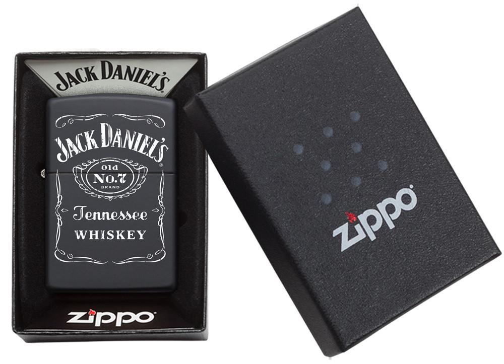 Zippo-aansteker zwart met wit Jack Daniel's-logo in open doos