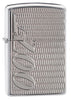 Vooraanzicht 3/4 hoek Zippo-aansteker chroom met groot 007-logo op de zijkant