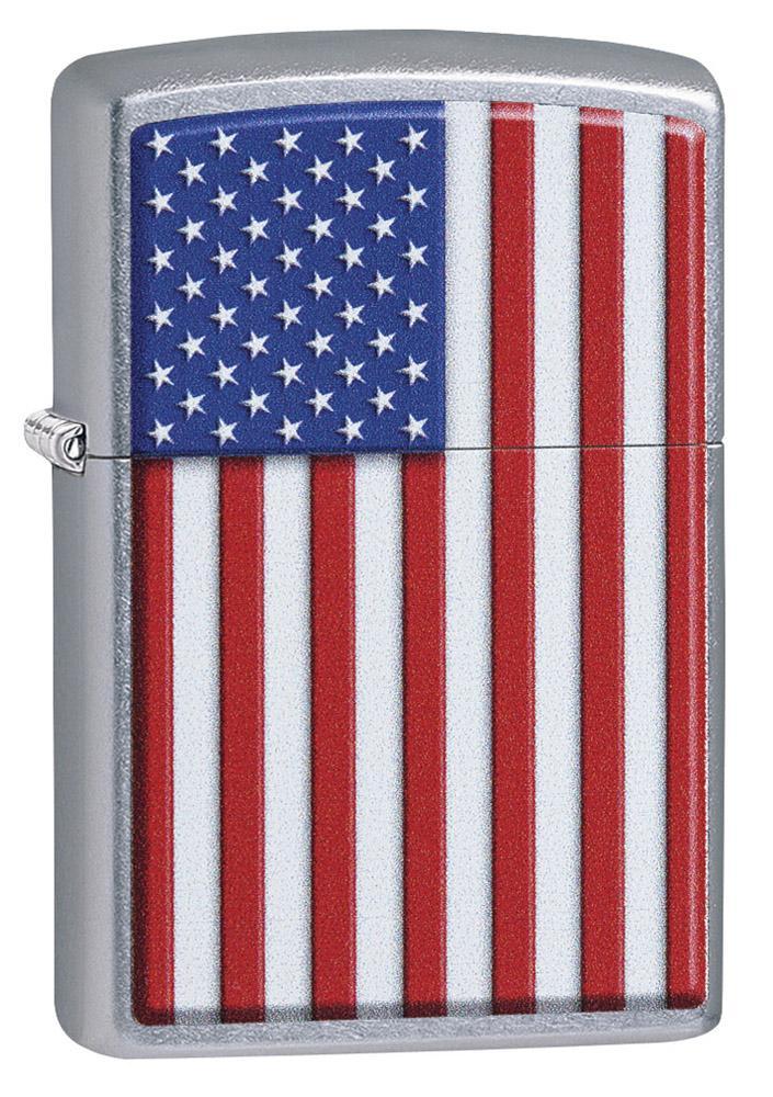 Vooraanzicht 3/4 hoek Zippo-aansteker chroom met Amerikaanse vlag