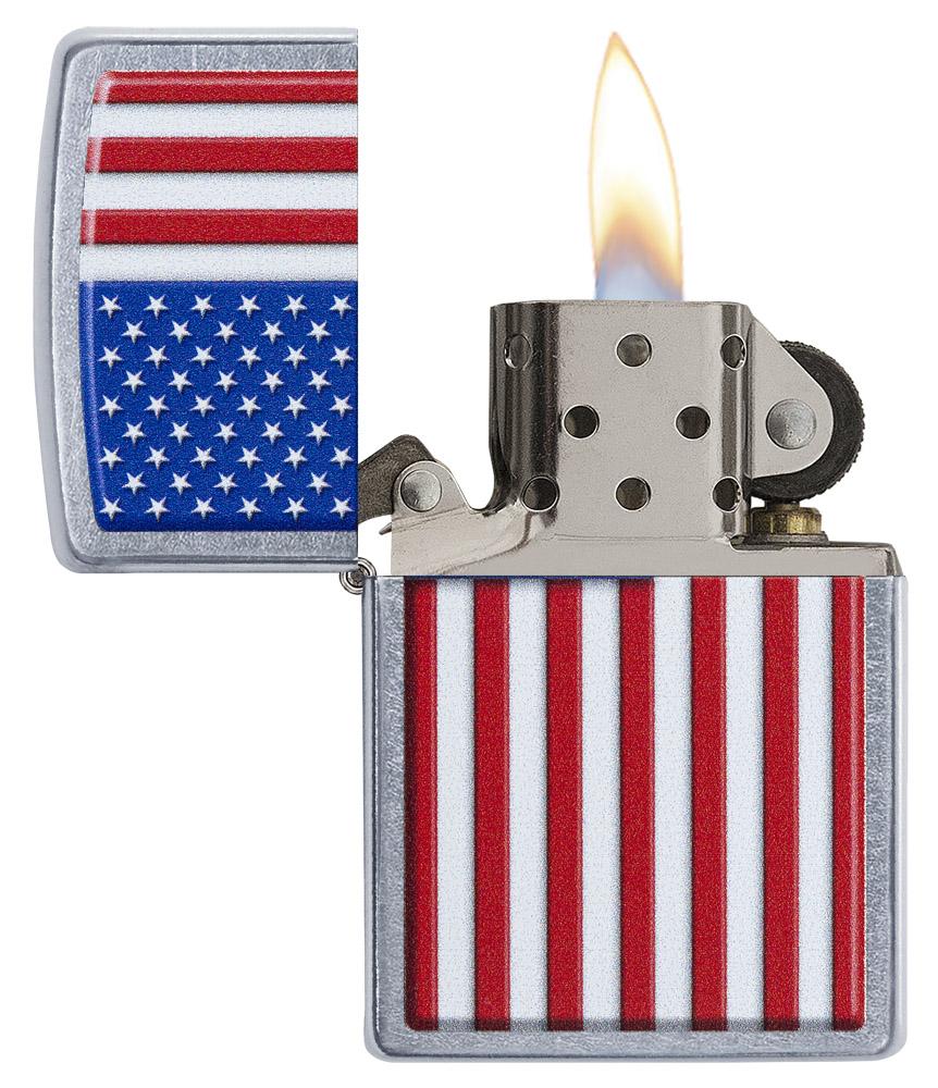 Zippo-aansteker chroom met Amerikaanse vlag open met vlam