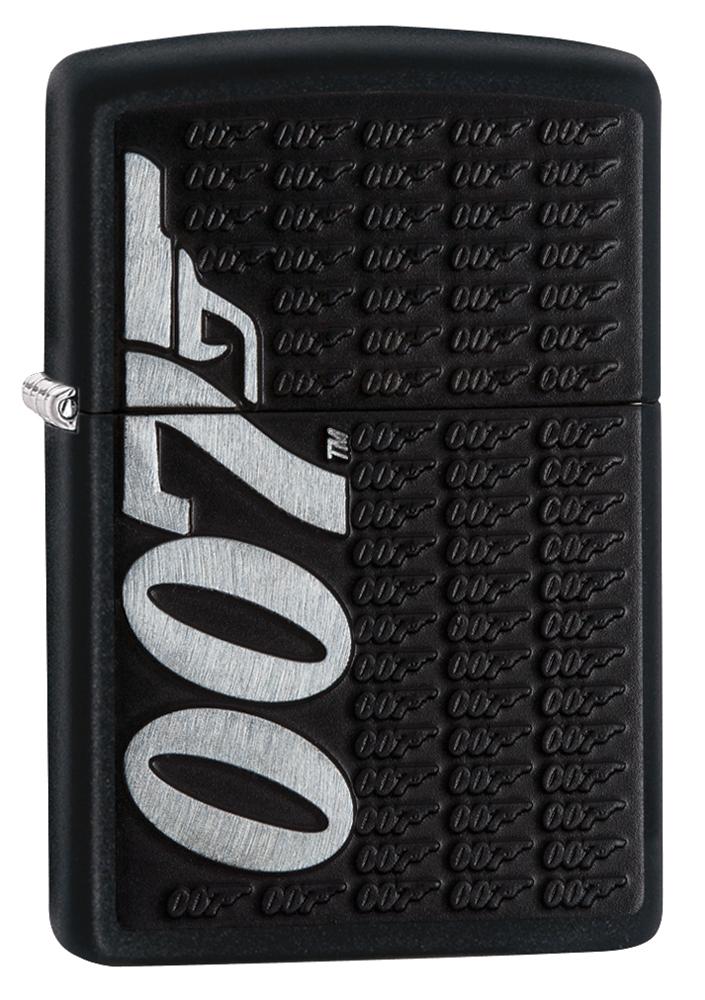 Vooraanzicht 3/4 hoek Zippo-aansteker zwart met groot 007-logo op de zijkant