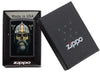 Zippo aansteker zwart Viking doodshoofd met baard en helm in open geschenkdoos