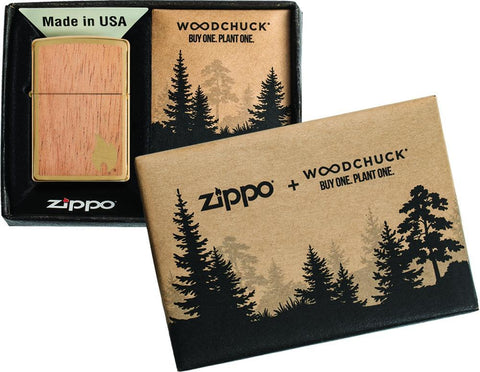 Zippo Woodchuck mahoniehout met kleine gouden Zippo-vlam in rechterbenedenhoek in open doos