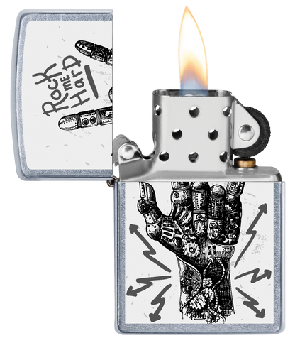 Vue de face du briquet tempête Zippo Rock Hand Design ouvert, avec flamme