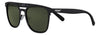 Vooraanzicht 3/4 hoek zonnebril Zippo met zwart montuur en groene glazen en Zippo logo