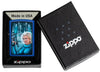 Zippo Aansteker Retro Futuristische Koningsblauwe Pinup Vrouw met Ray Gun Web Debuut in Open Doos